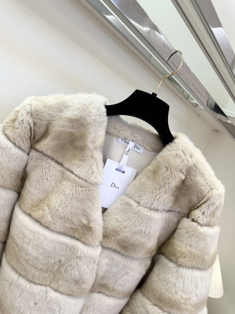 chr1st1an D10r outwear